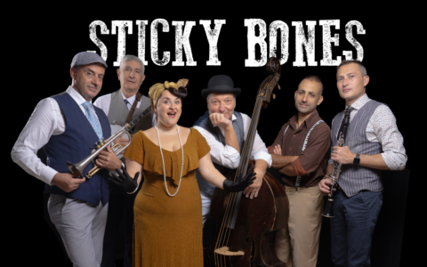 una foto del gruppo "Sticky Bones", una band che fa musica jazz, swing e rievoca le radici del jazz americano